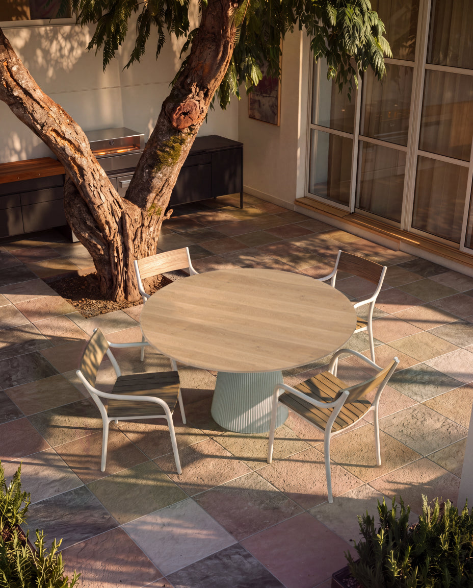 Madison/Gatsby Family Dining Set